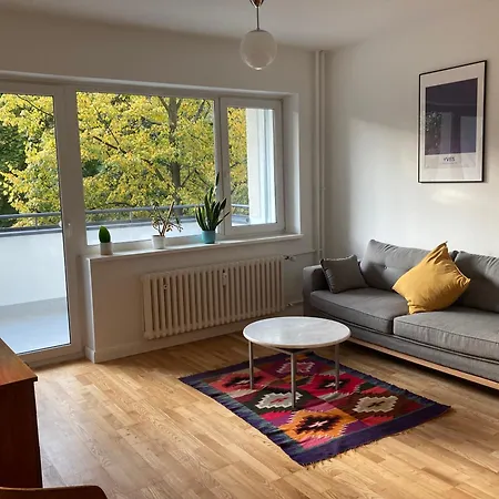 Canal-Front At Maybachufer - 1 Private Room In 80 Sqm Two-Bedroom Flatshare Apartment